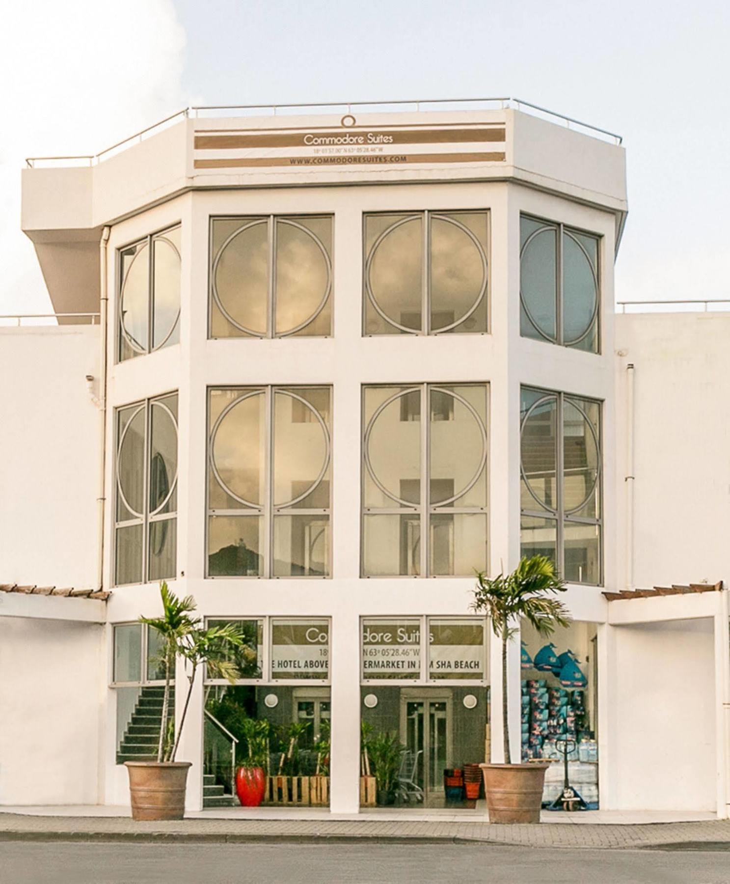 Commodore Suites Bahía de Simpson Exterior foto